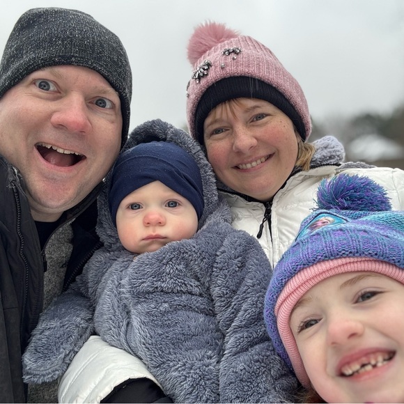 Meet your Posher, Dawn - Picture 2 of 5